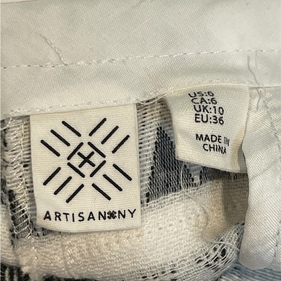 Artisan NY Women's Black and White Patterned Shorts size 6 - Picture 3 of 3